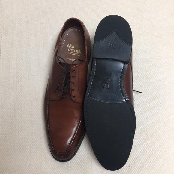 Allen Edmunds Men’s lace shoes brand new